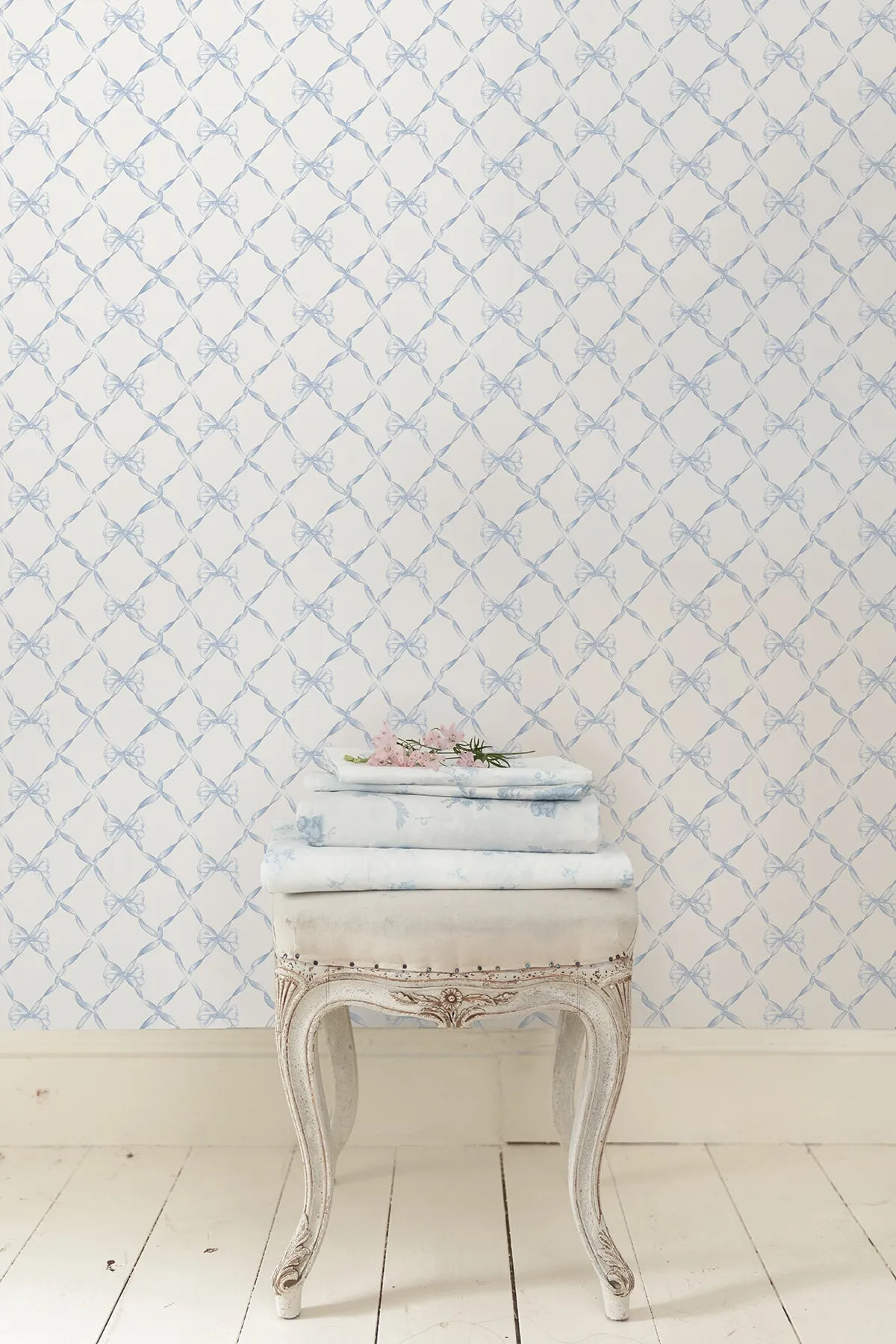 Baby Bow Faded Primrose Ribbon Trellis Wallpaper